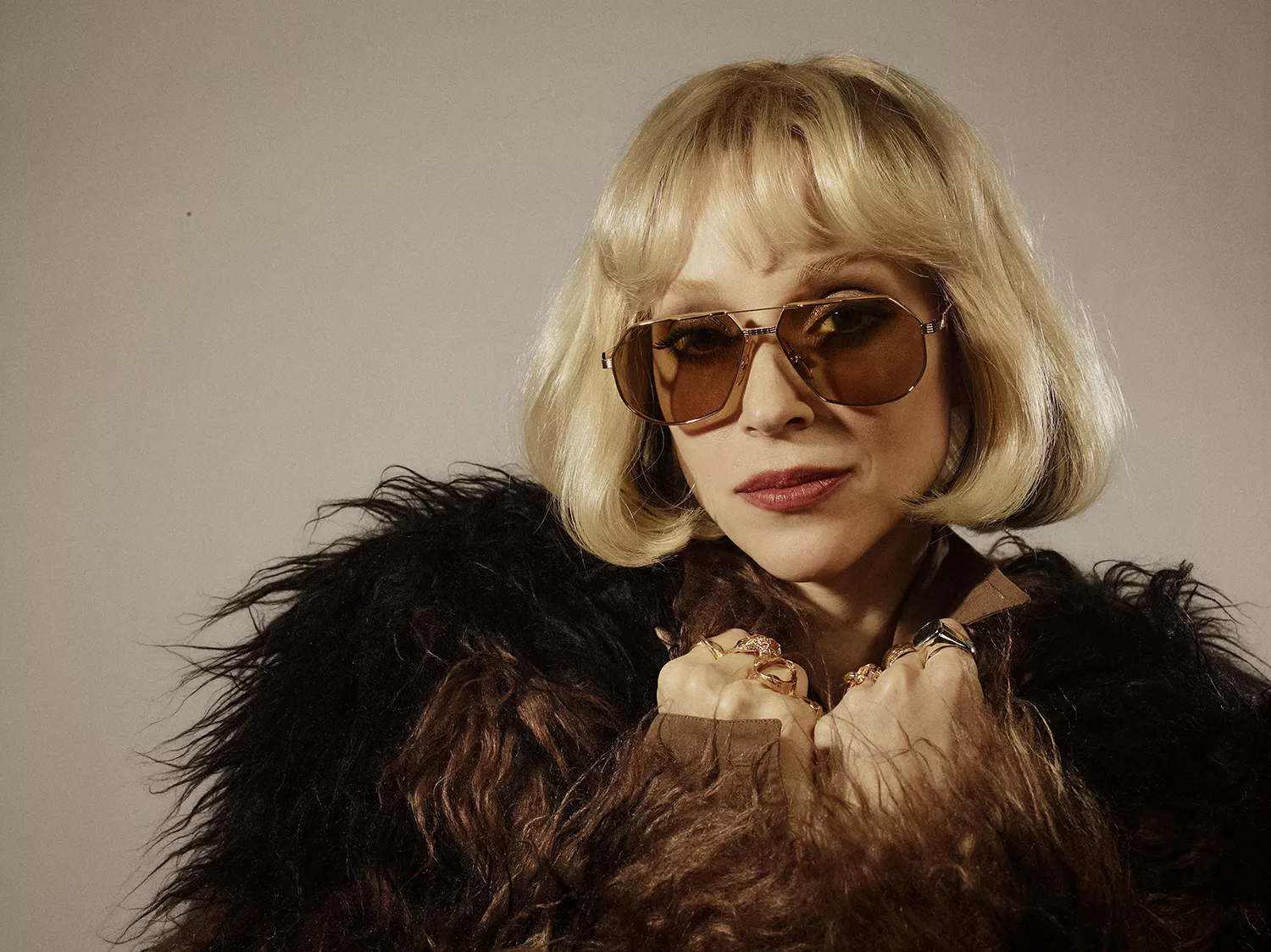 St. Vincent deler musikvideo fra kommende mockumentar