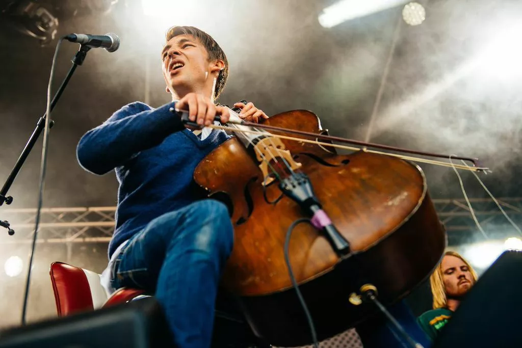 Honningbarna: Kastellscenen, Slottsfjell