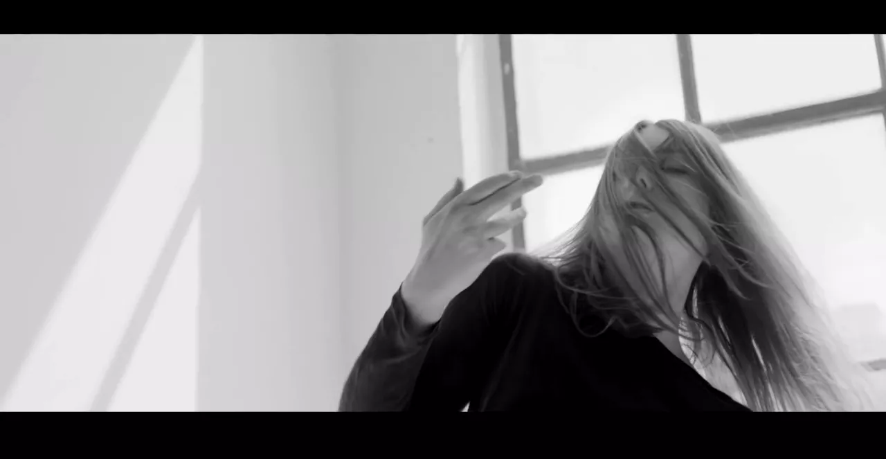 Se ny stemningsfuld musikvideo med Broken Twin