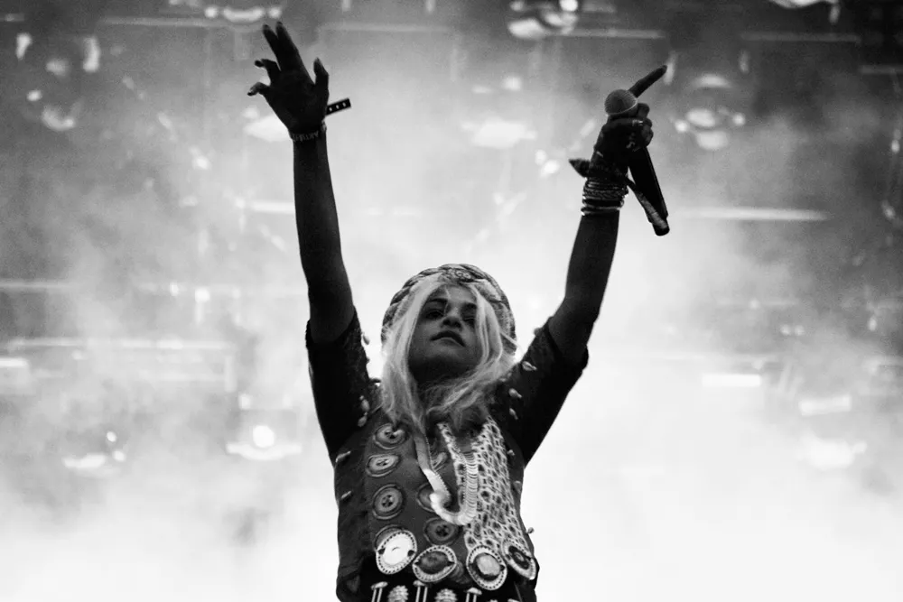 M.I.A. giver forsmag på single