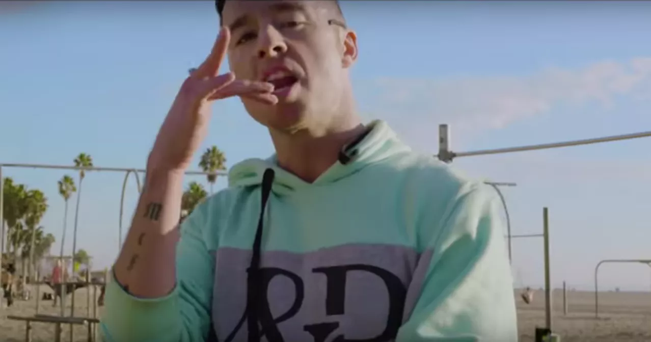 Rapper død efter fald fra fly