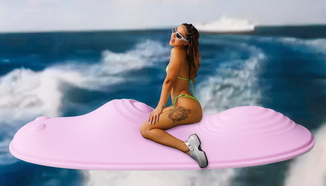 Lyden af en mellemfinger til kontroversiel teori