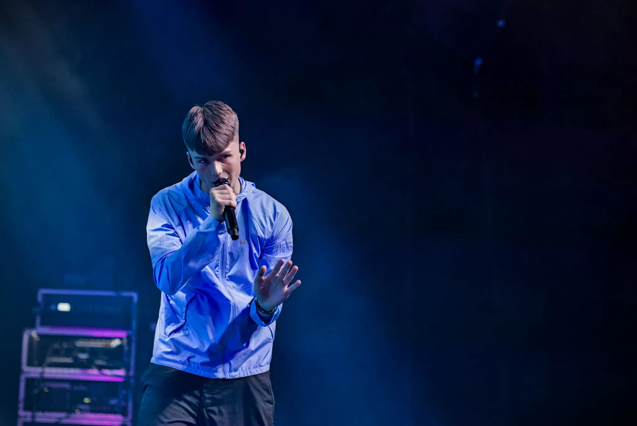 Intens norsk rapper i ensom majestæt