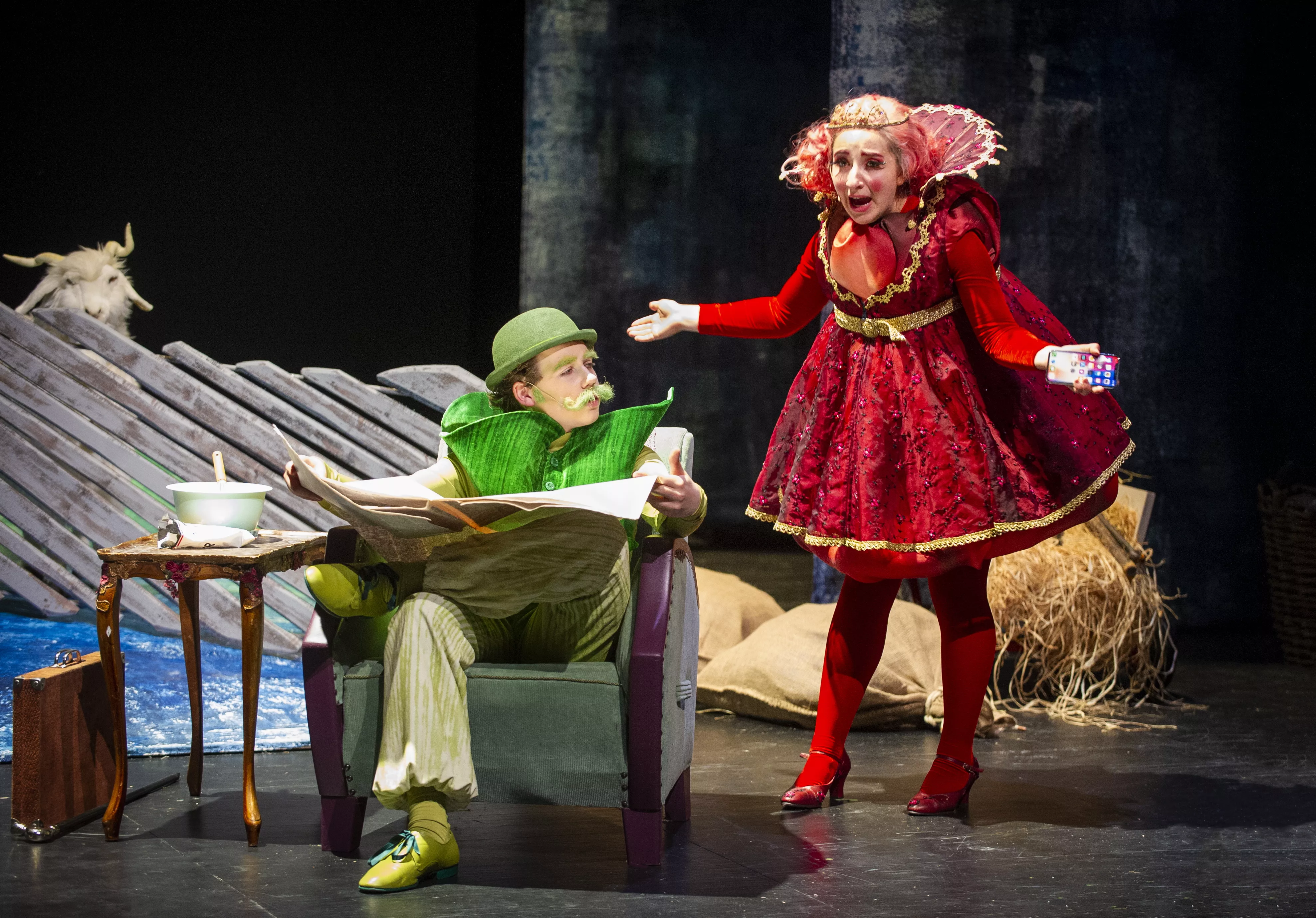 Sender grønnsaker til scenen