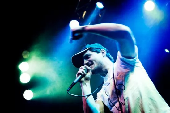 Se akustisk The Floor Is Made Of Lava-session fra Spot