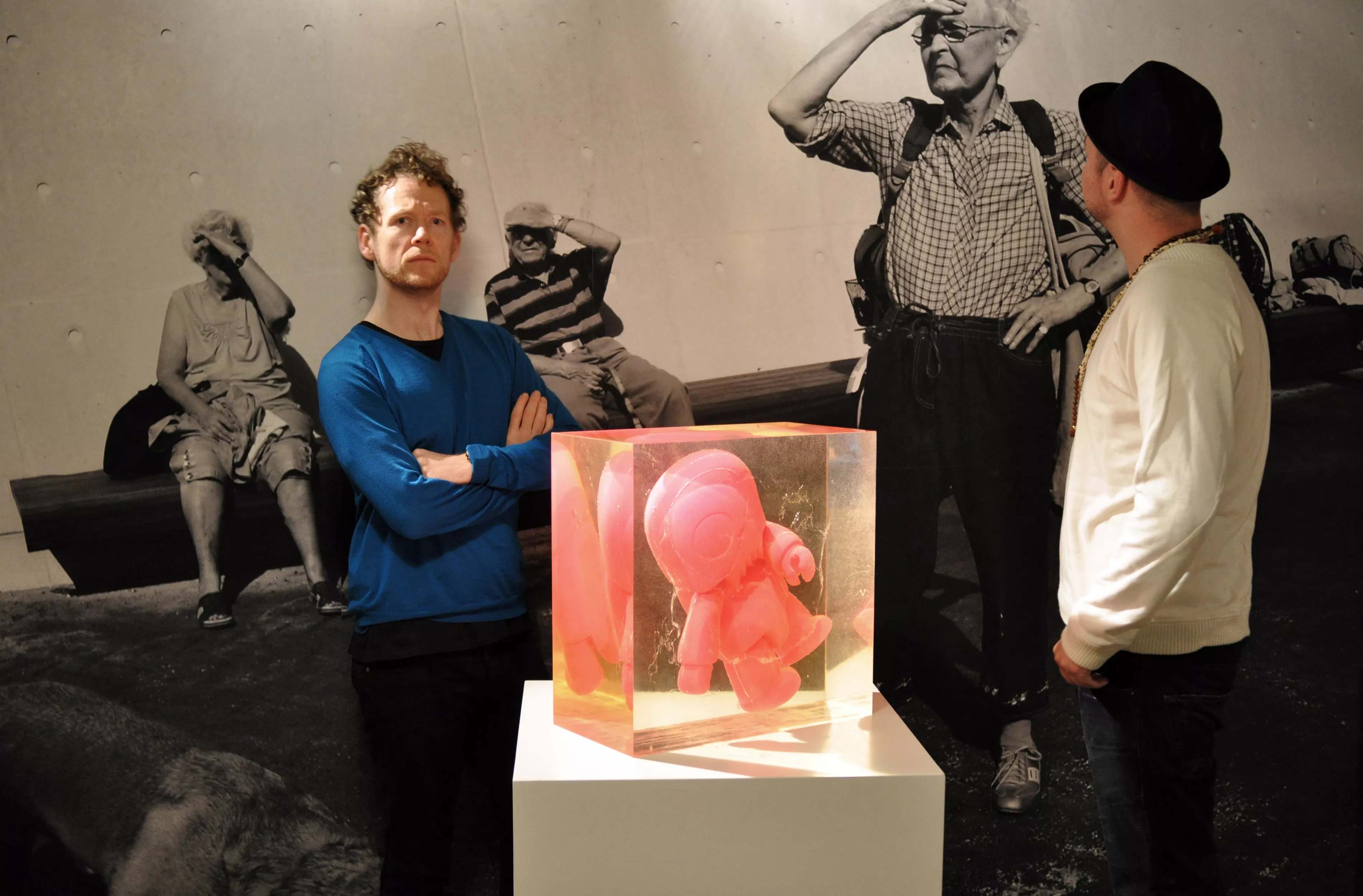 The Fashion-sanger og housemusikere udstiller kunst