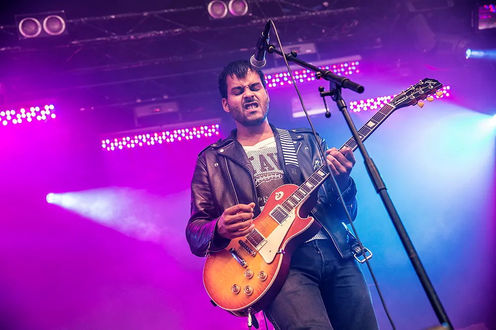 Twin Shadow utsetter konserter etter ulykke