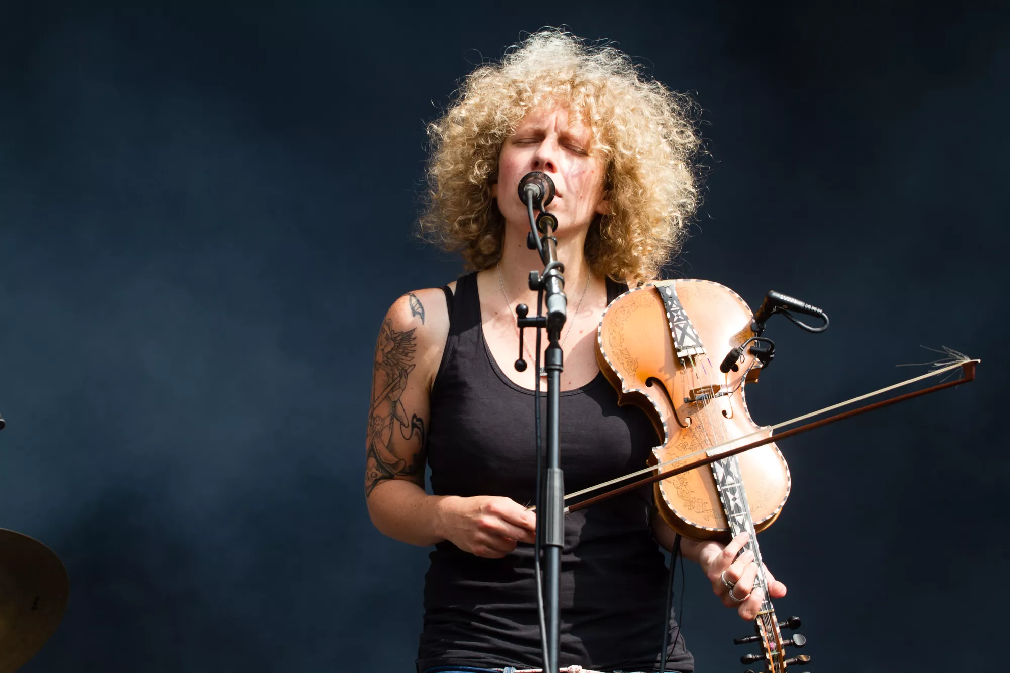 - Han er en kuk, vi er en kuk