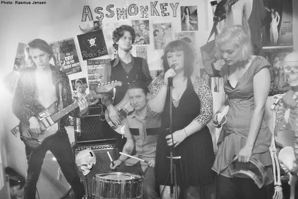 Emily And The Orgasm Addicts på vej med nyt album