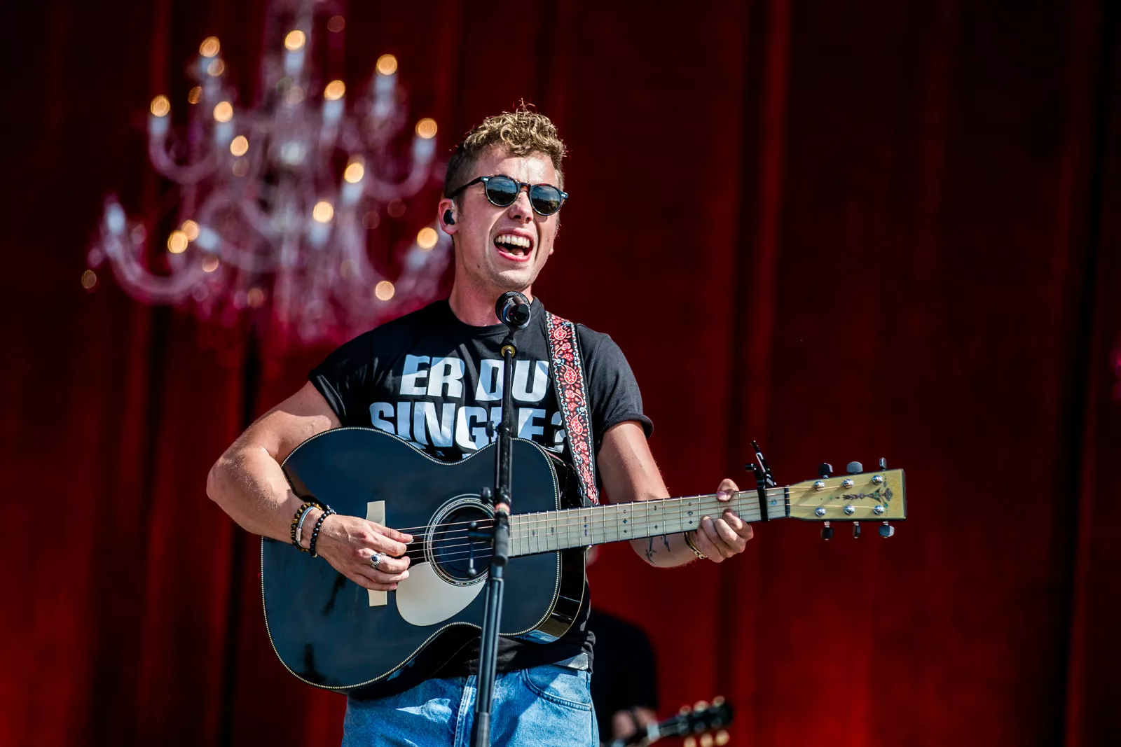 Mads Langer angriber Danish Music Awards for snæversynethed, aldersfacisme og playback