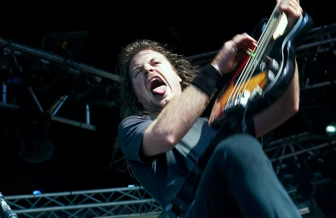 Airbourne: Sonisphere 2011, Saturn
