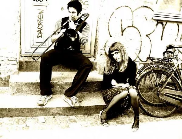 Catbird tager på miniturné