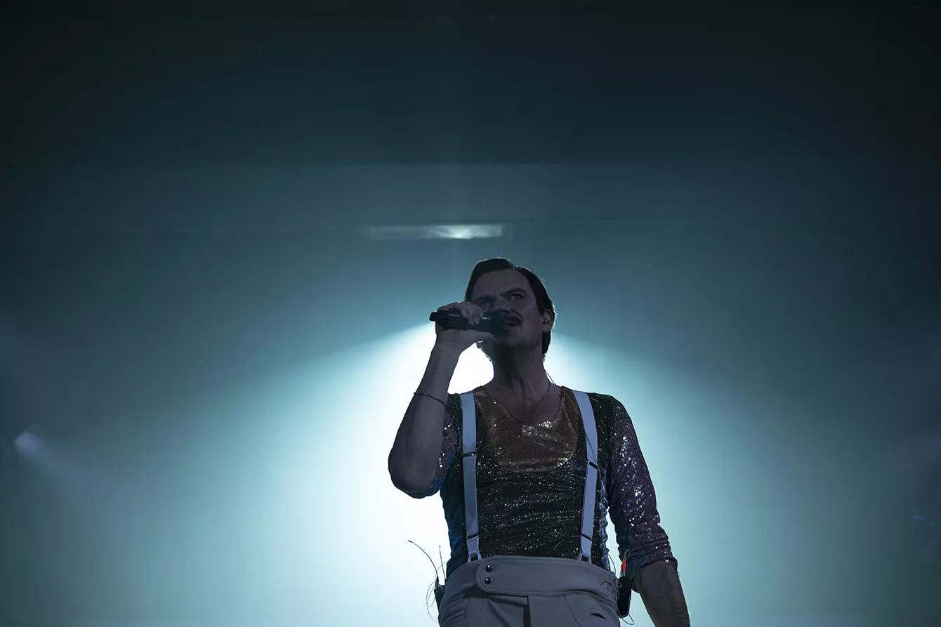 Bagkataloget i enkle, nye kostumer