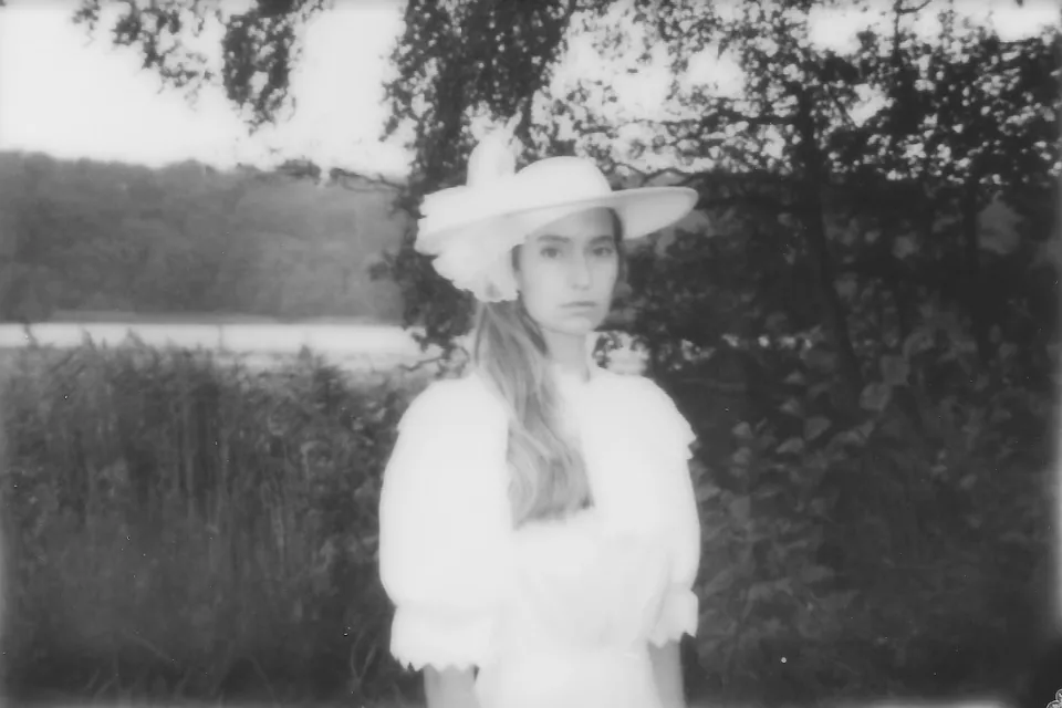 Fin debut fra lovende, luftig vokalist og sangskriver