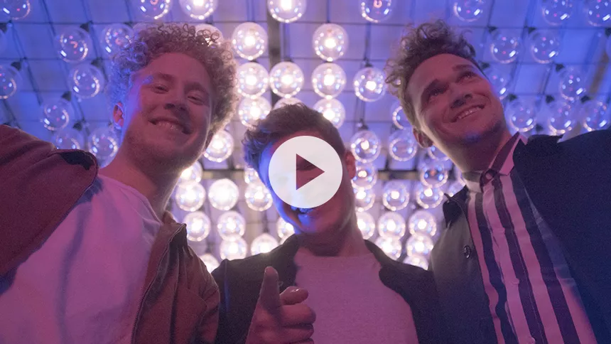 "Intet værd" – Ruben Søltoft og resten af Umage Image sætter fokus på usikkerhed i ny sang og video