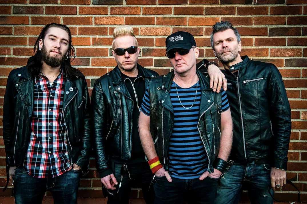 Punkbandets sångare drabbades av hjärtinfarkt under spelning