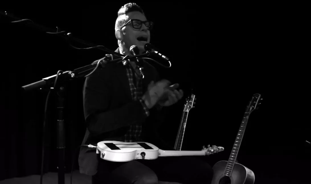 Hør Bernhoft live