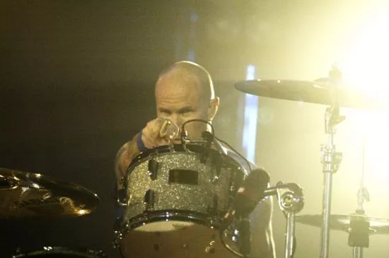 Børnesange fra Red Hot Chili Peppers-trommeslager 