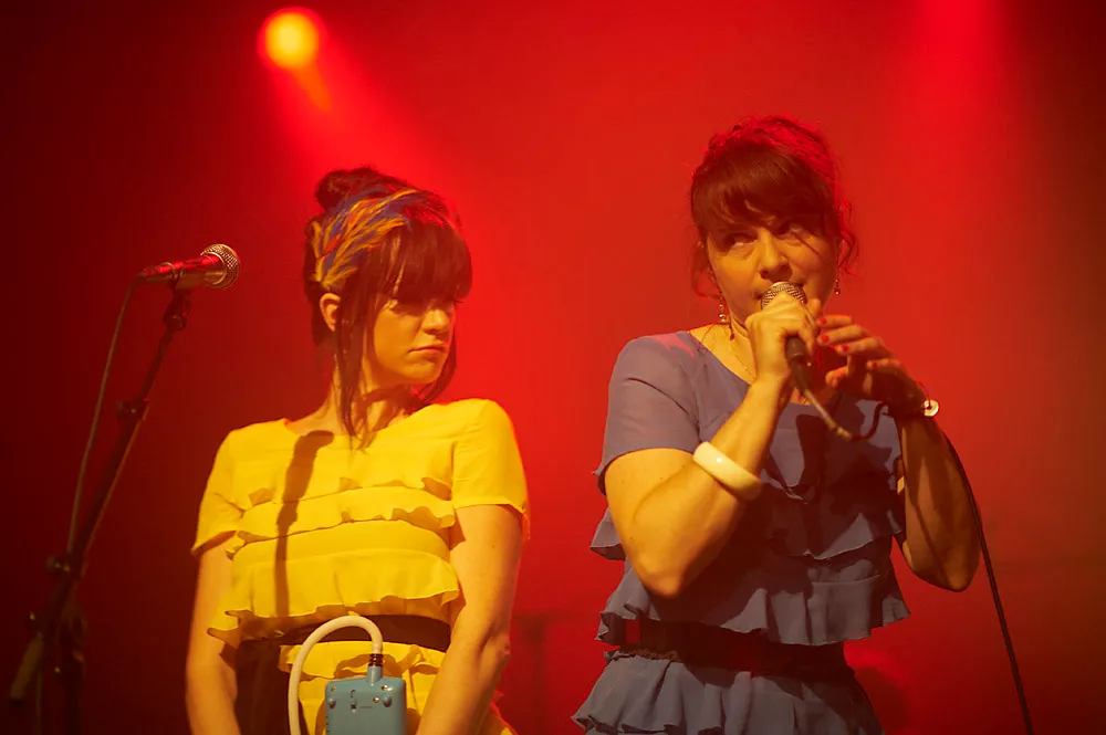 Love Will Tear us Apart: Myter og mismod