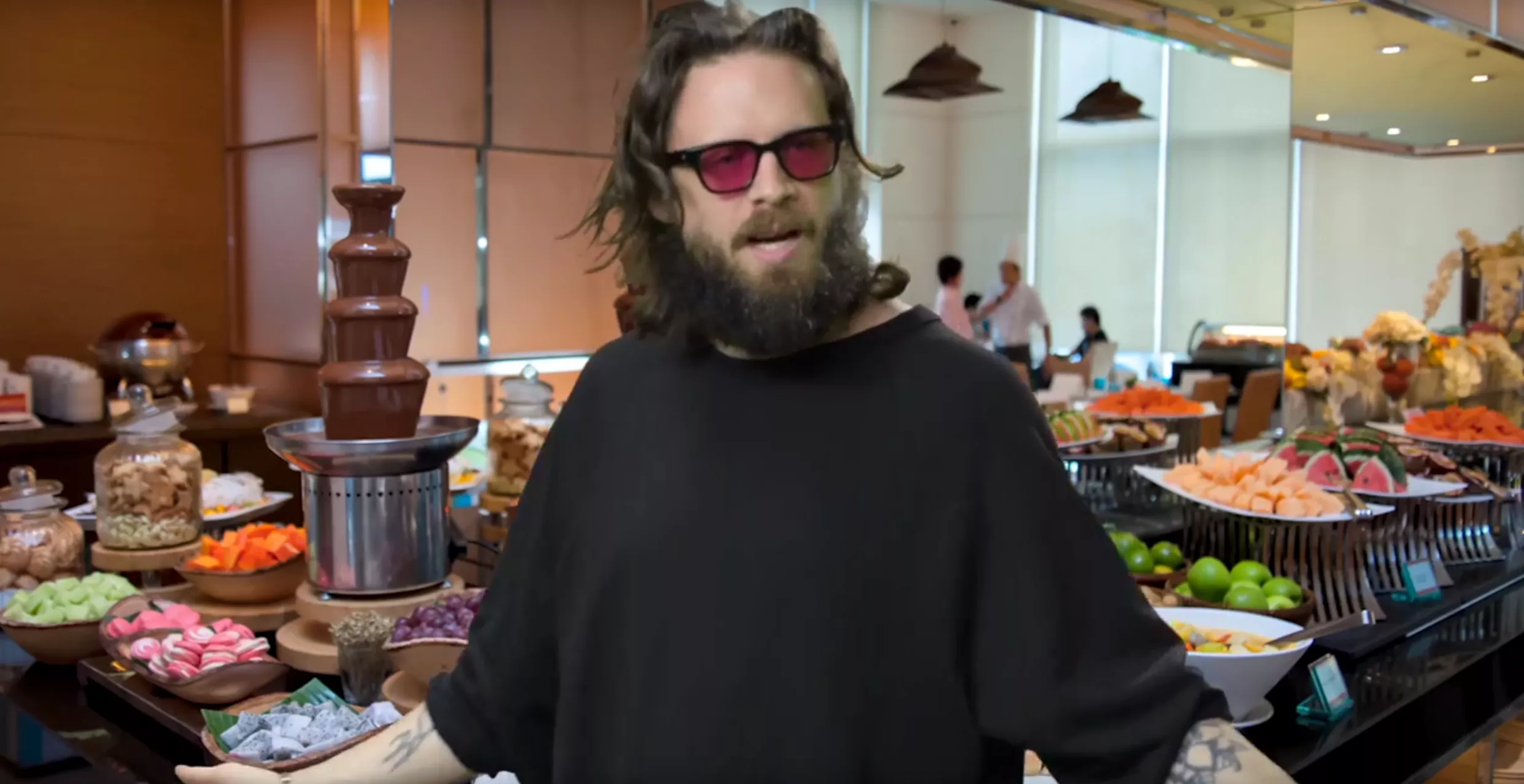 Ny sang og halv musikvideo fra Father John Misty