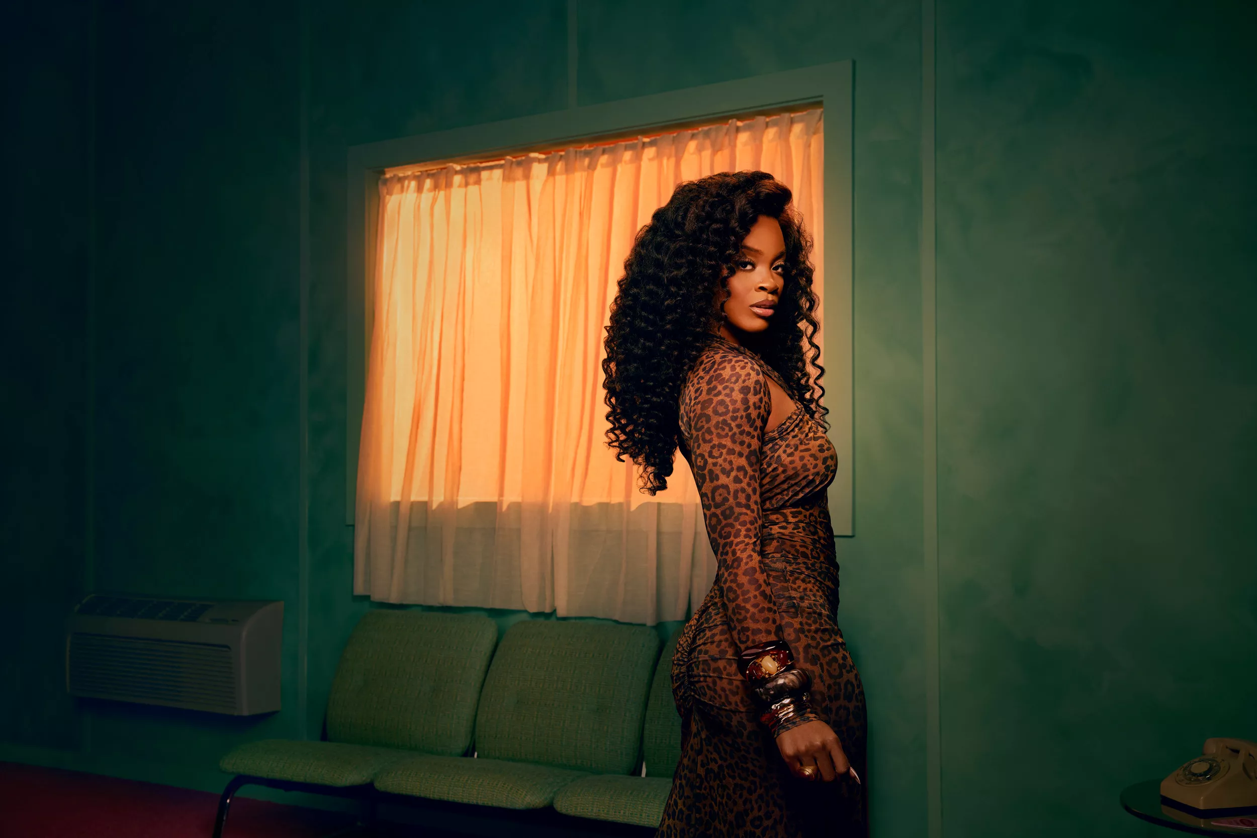 Varm R&B bakom tunna väggar