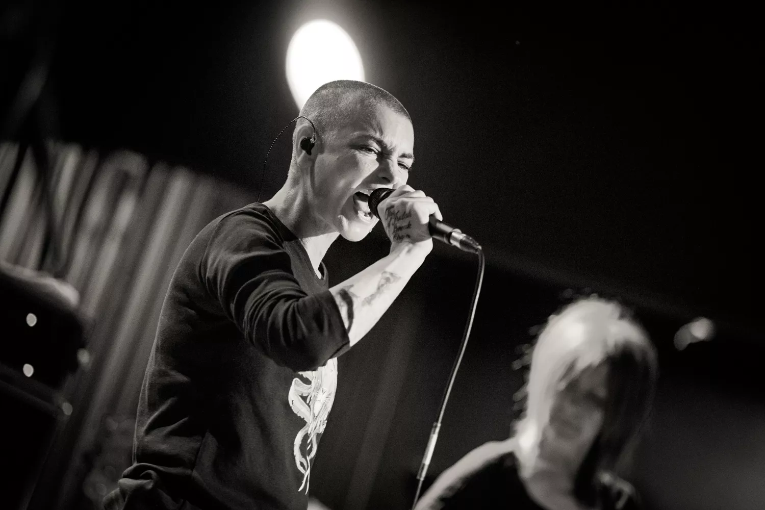 Sinéad O'Connor får støtte fra fansen etter urovekkende, gråtkvalt video