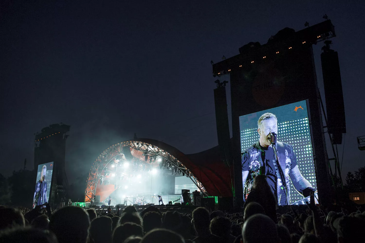 Metallica spiller på Antarktis