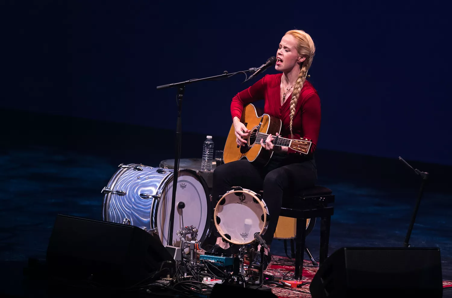 ANMELDELSE: Alt andet end tom for ord