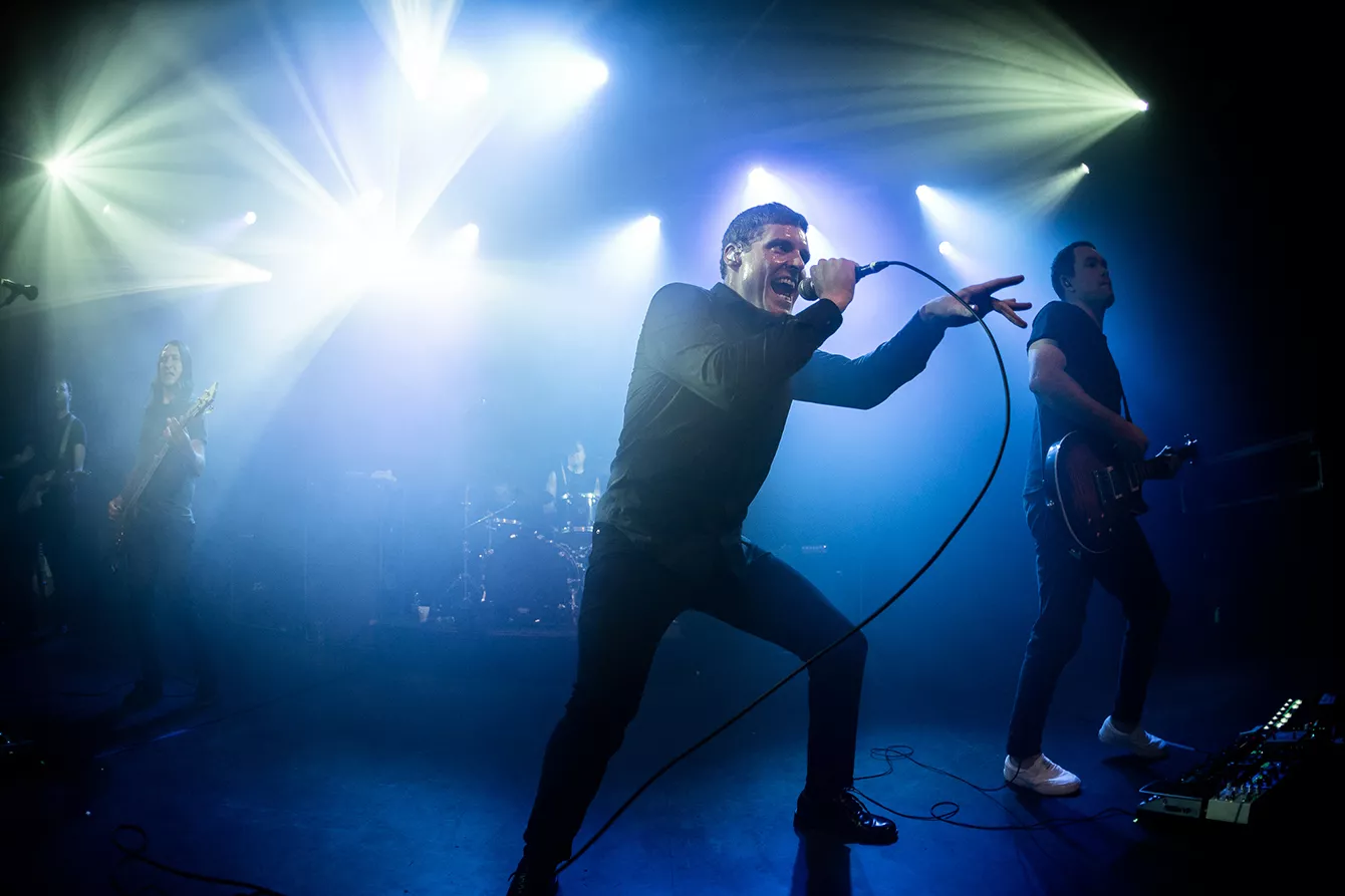 Shoegaze-metal med direkte øjenkontakt