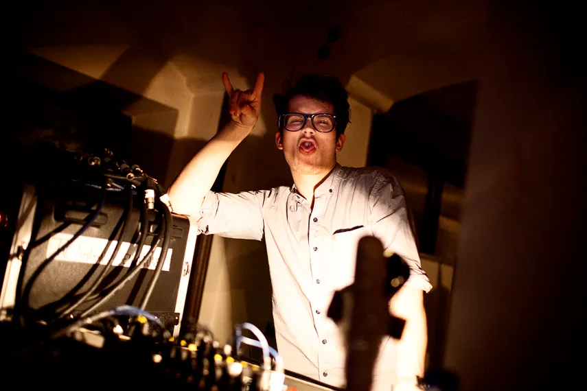 The Shaking Sensations' turnedagbog kapitel 1