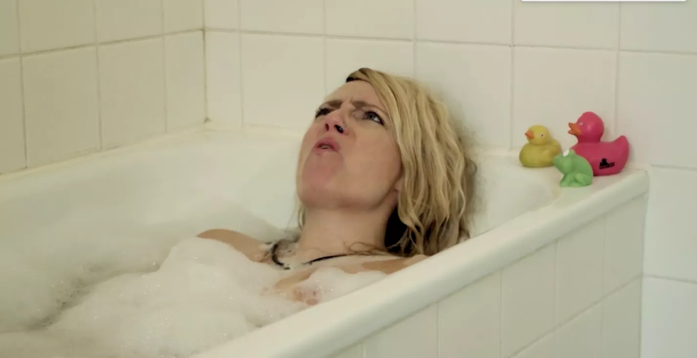 Danske A Mess udgiver musikvideo om selvoplevet overgreb 