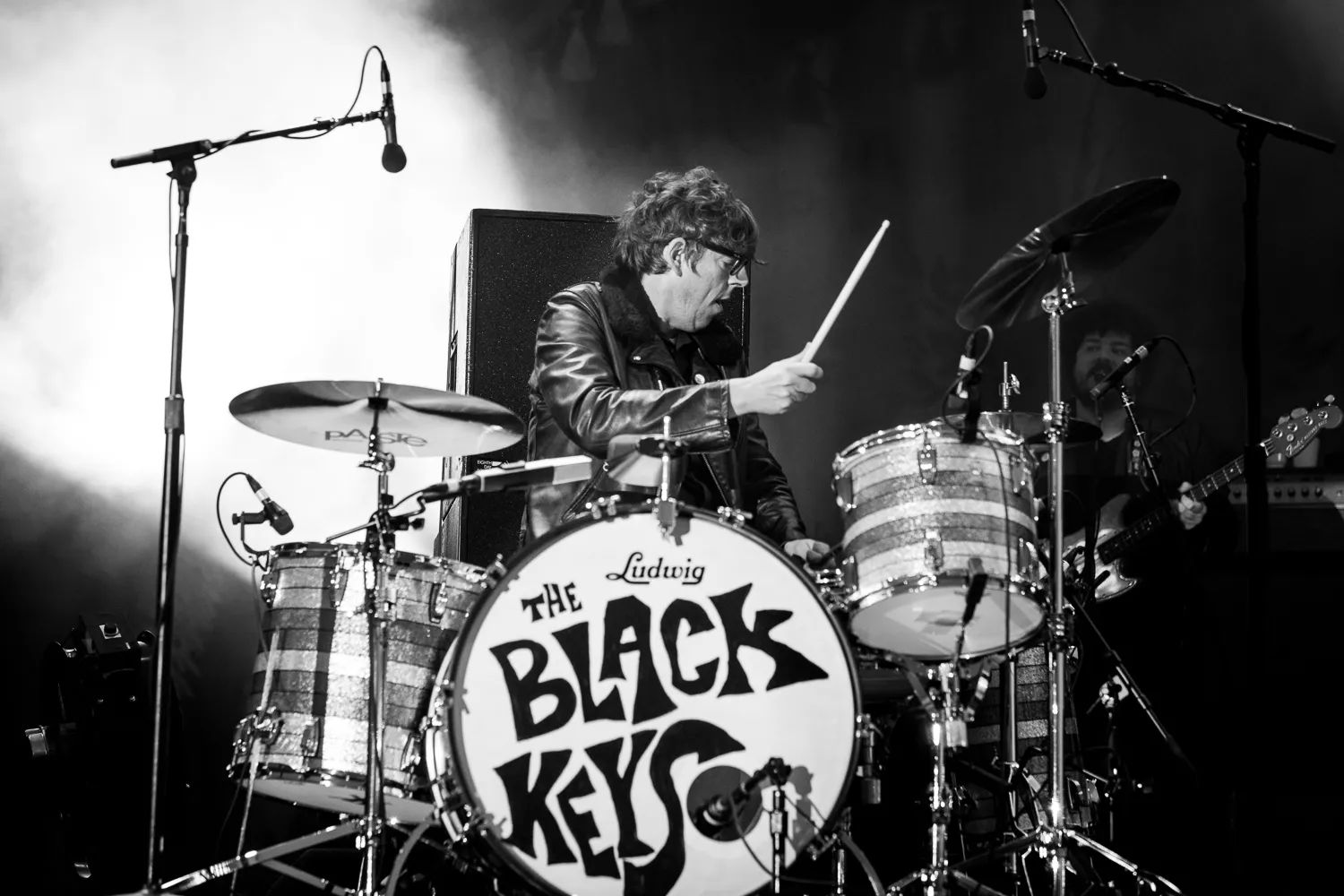 Hør første single fra Black Keys-trommeslagers nye band