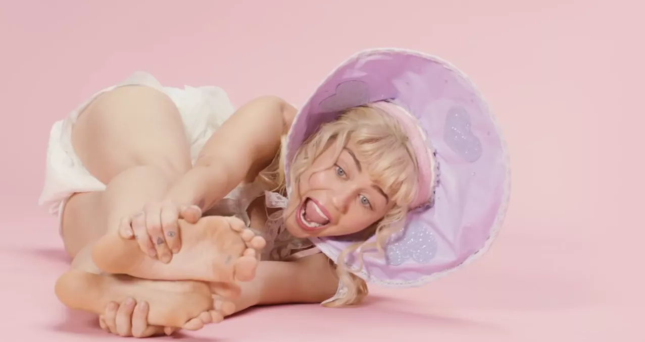 Miley Cyrus slipper «kontroversielt søt» singel i neste uke