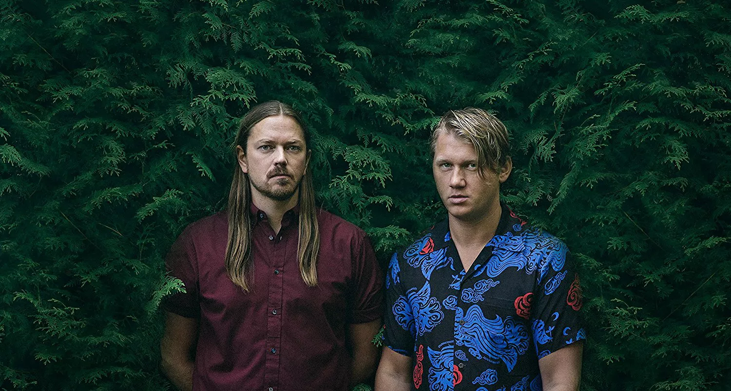 "Det var säkert ett harem på nätterna" – Johnossi pratar galna shamaner och psykedeliska preparat