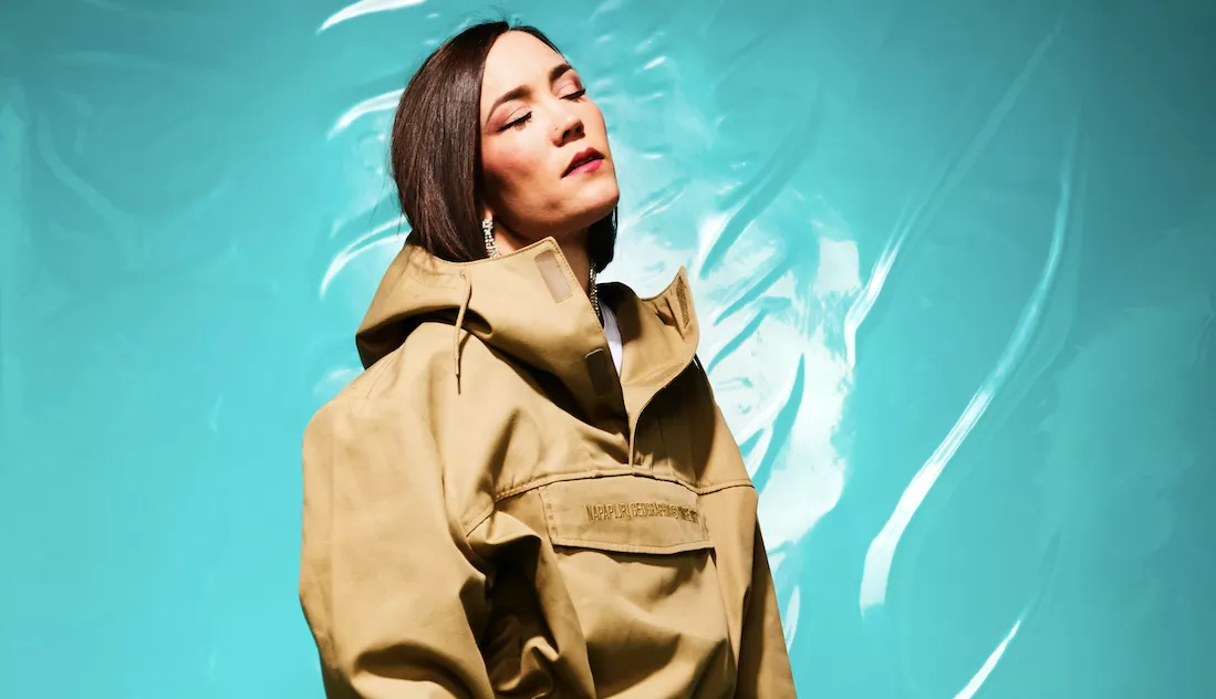 PREMIÄR: Stina Velocette samlar 8 kvinnor från den svenska hiphop-scenen