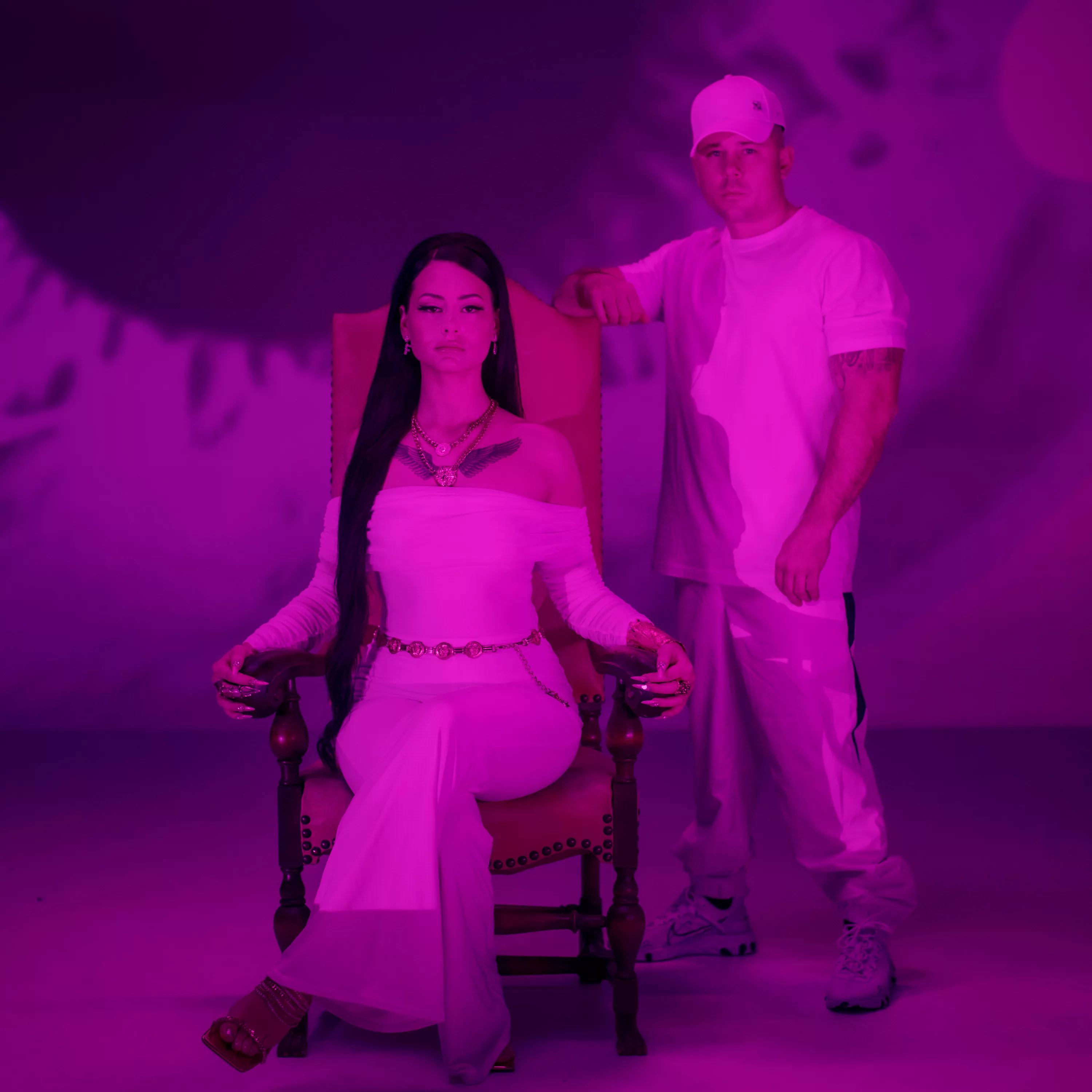 Tessa viser sin melankolske side på ny sang med Jesper Livid