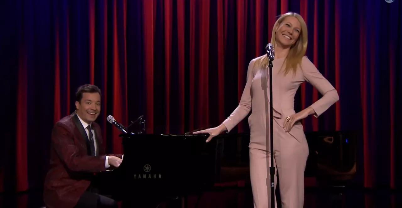 Se Gwyneth Paltrow tackle tidens hits hos Fallon