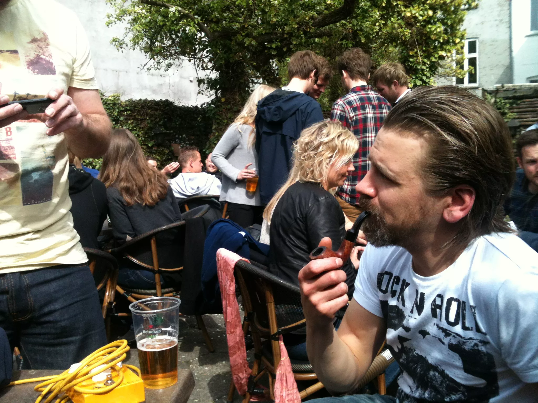 Whores And Thieves fejrer pladekontrakt med Spot-pre-party