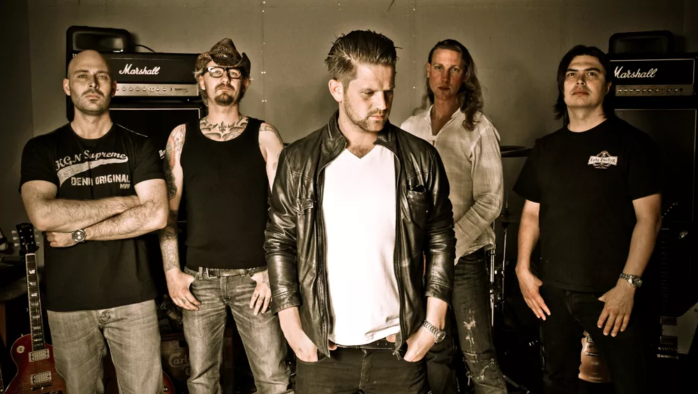 Bullet Train Blast guider dig igennem deres nye album