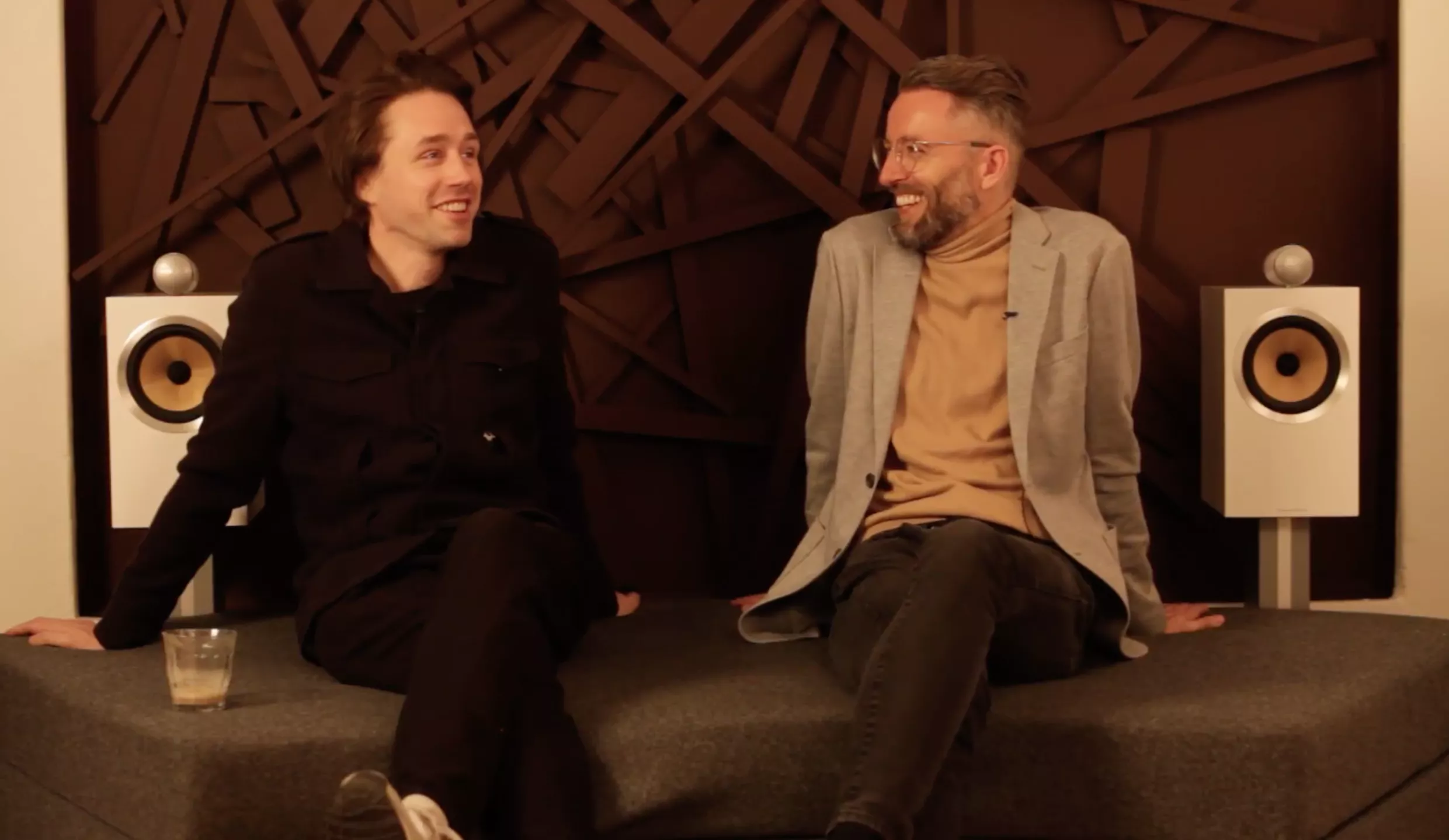 Reportage og video: En aften i Mews maskinrum