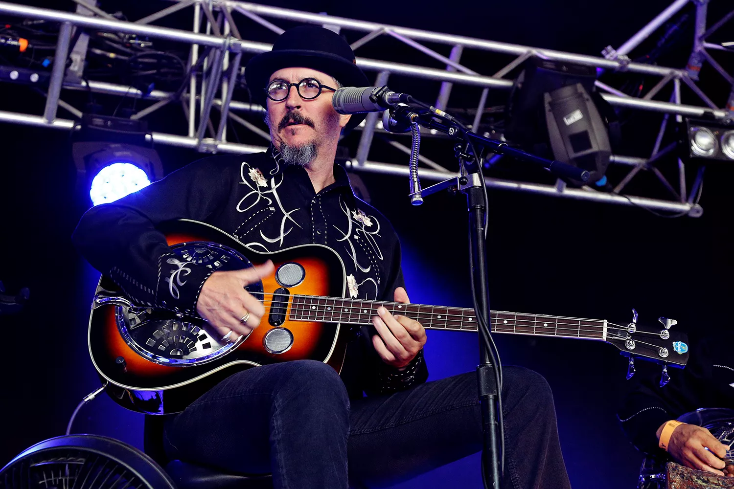 Les Claypool, Sean Lennon med flera hyllar Zelenskyj med låt – ”Mannen med stålkulorna”