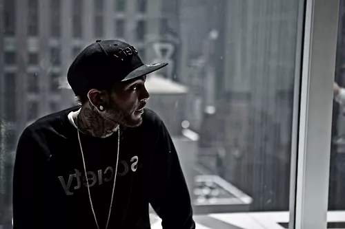 Travie McCoy gæster Rust