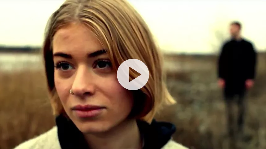 Se smuk og stemningsfuld video fra Tue West