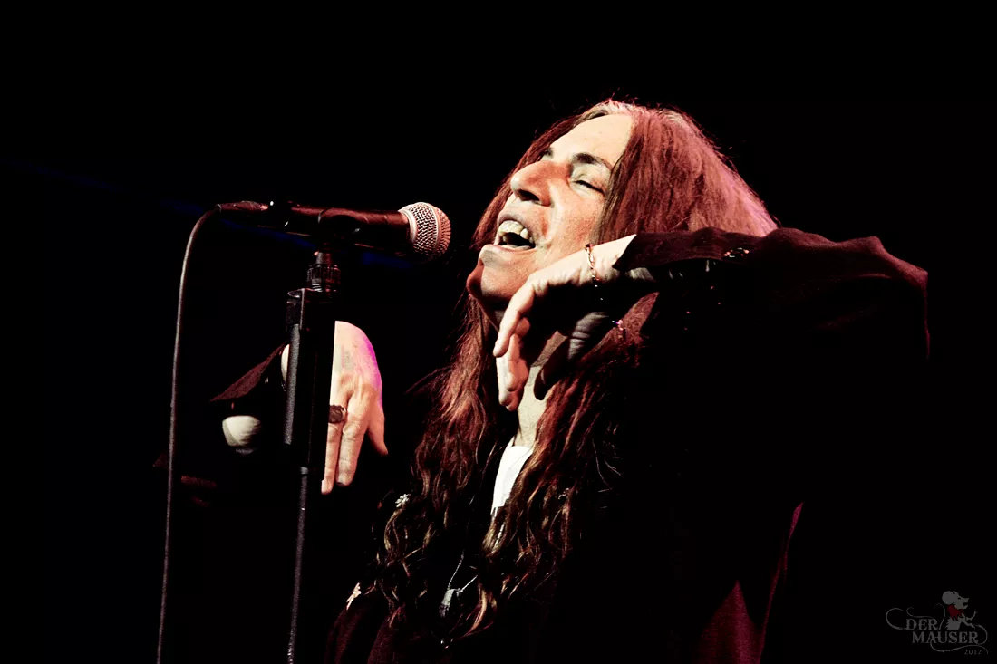 Patti Smith samler trådene