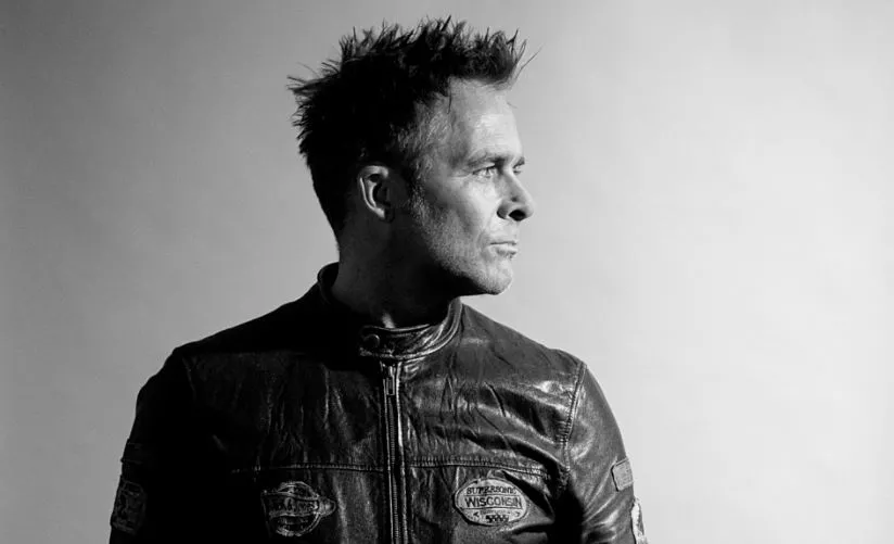 Mike Tramp drager på turné med dansksproget album