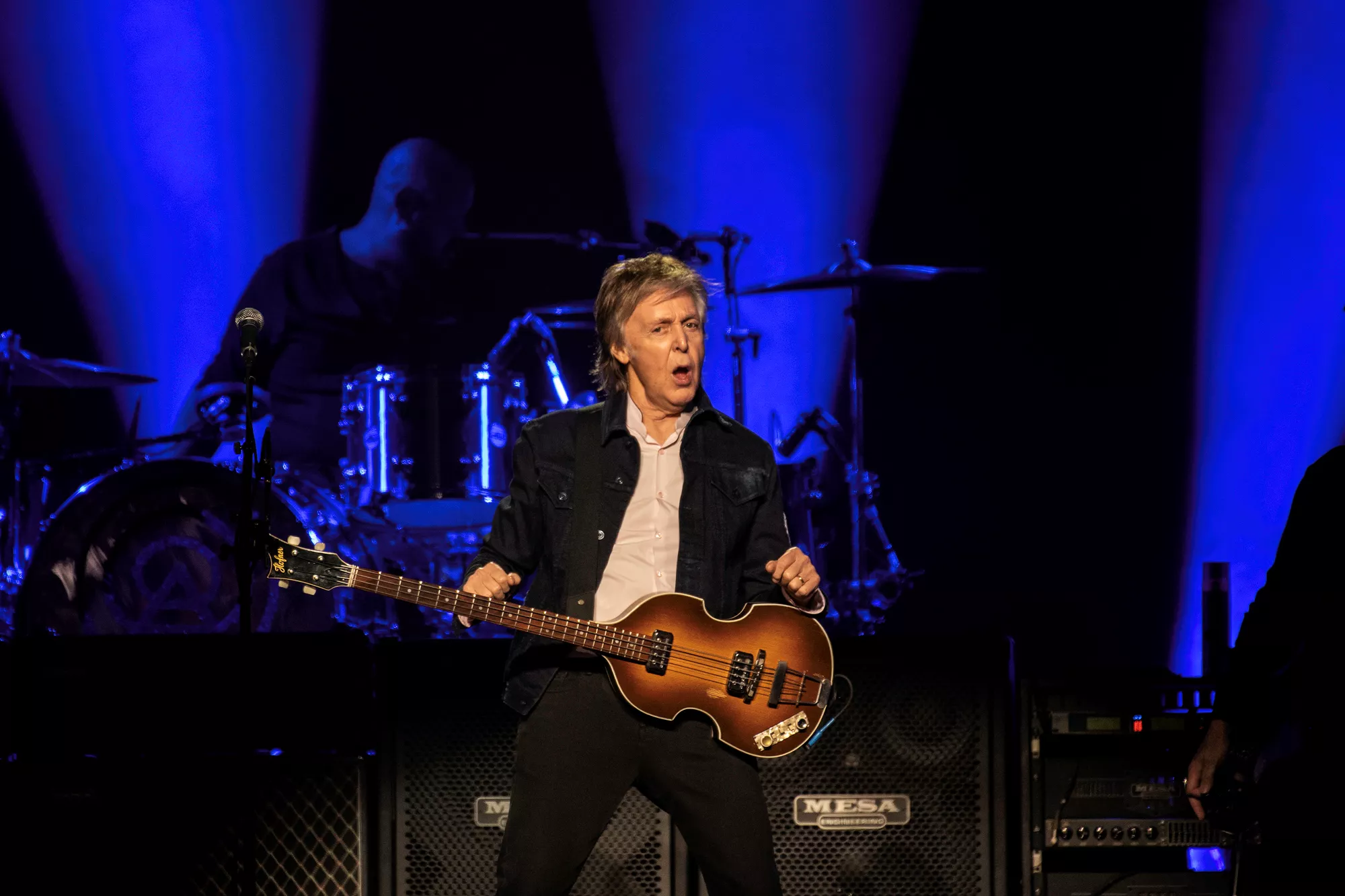 Fem stjerner til den gråsprængte gentleman med Höfner-bassen