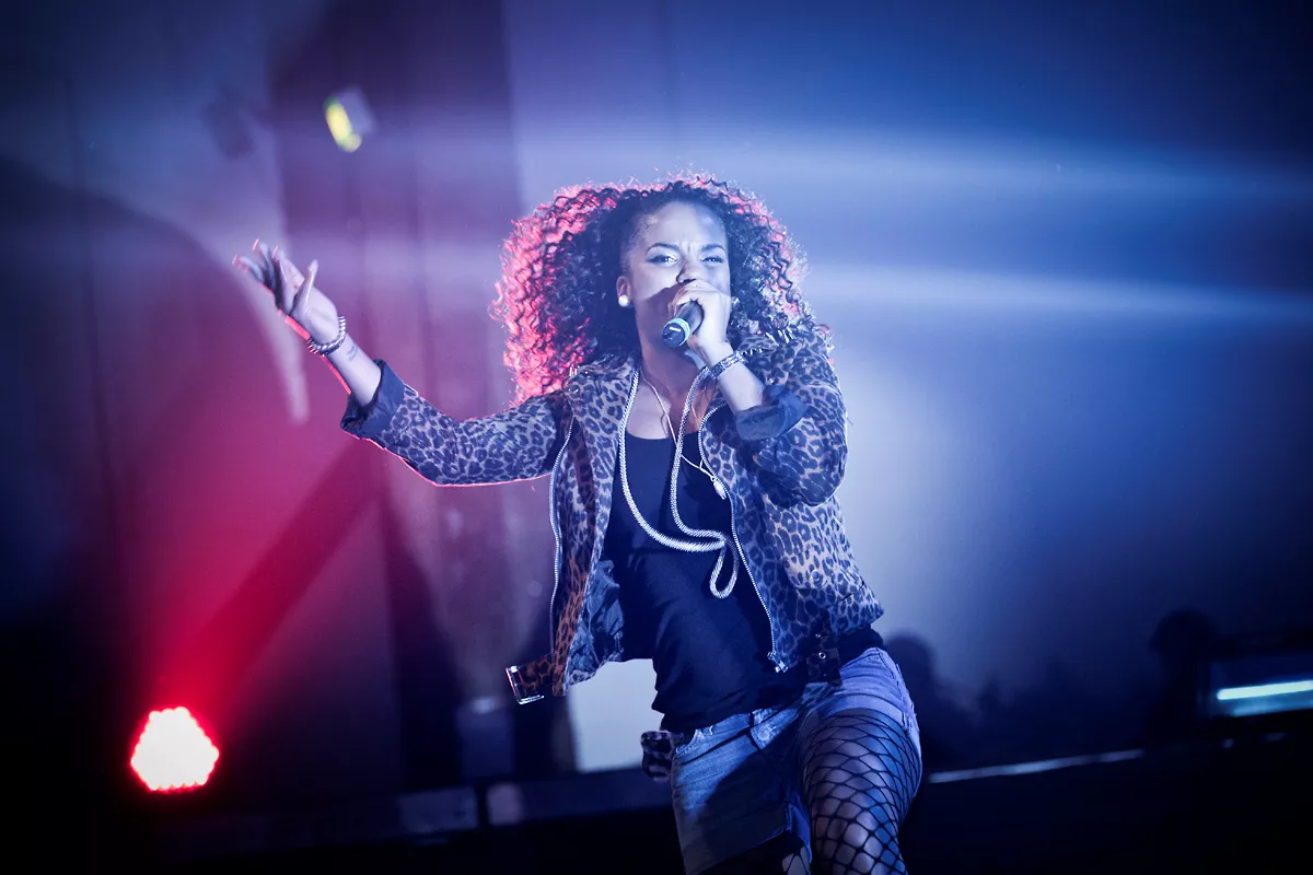 Ms Dynamite og Lucy Love og Linkoban: Den Grå Hal, Christiania