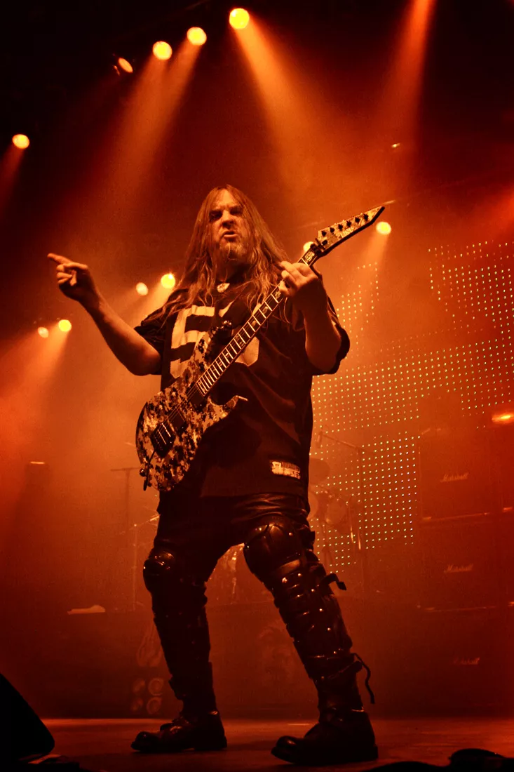 Köttätande bakterie stoppar Slayer-gitarrist