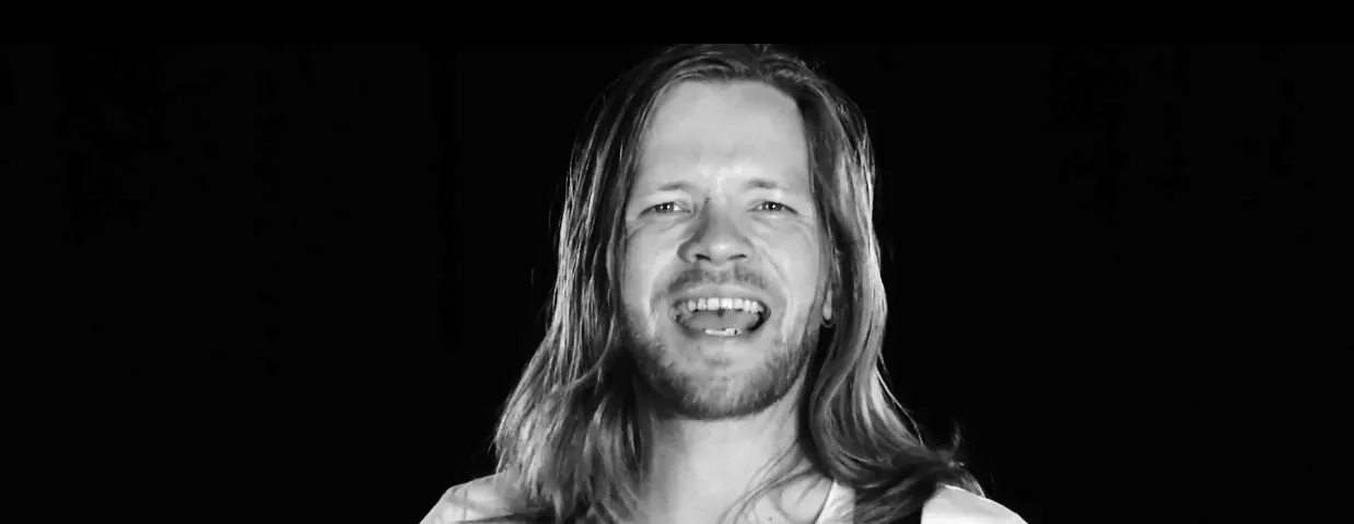 Musikvideopremiere: Uhørt Festival-aktuelle Sorte Fugle løfter vingerne for Illusioner