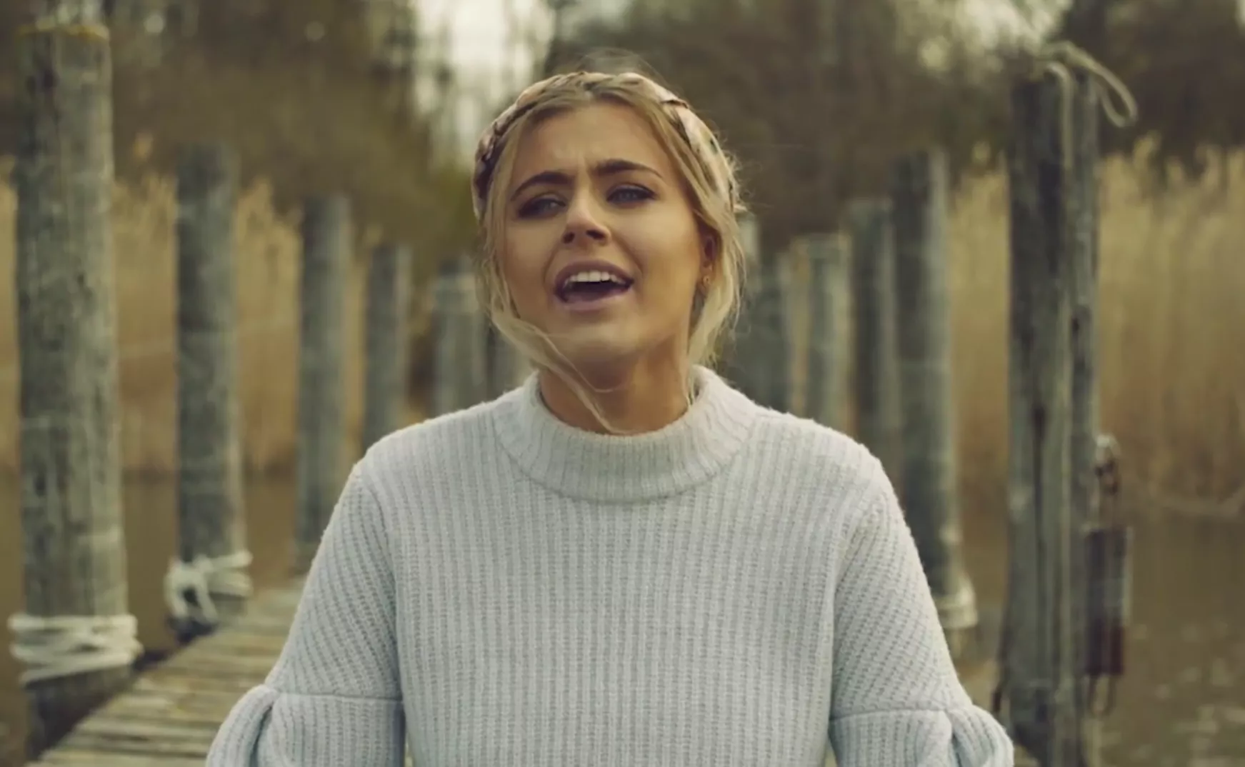 VIDEOPREMIÄR: Josefine Myrberg – Head Over Heels